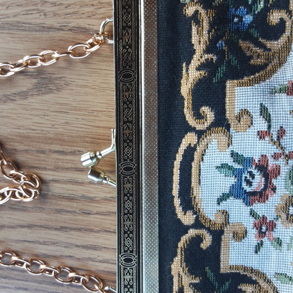 COPY - Tapestry purse - Picture 2 of 12